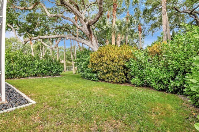 Building Photo - 3947 Redondo Way