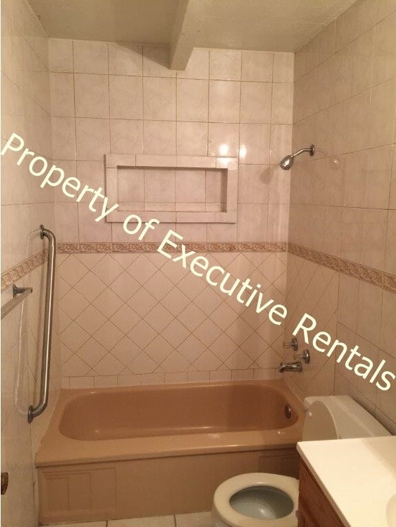 Building Photo - 2324 E Idaho Ave