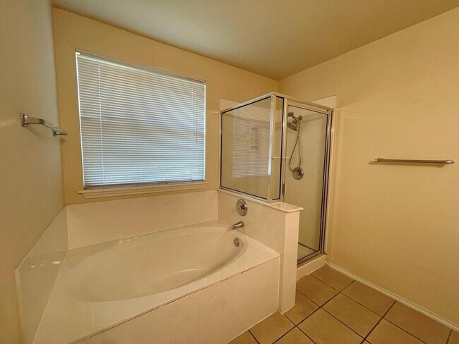 Building Photo - 126 Salado Dr