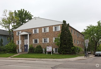 Building Photo - 800-UNIV