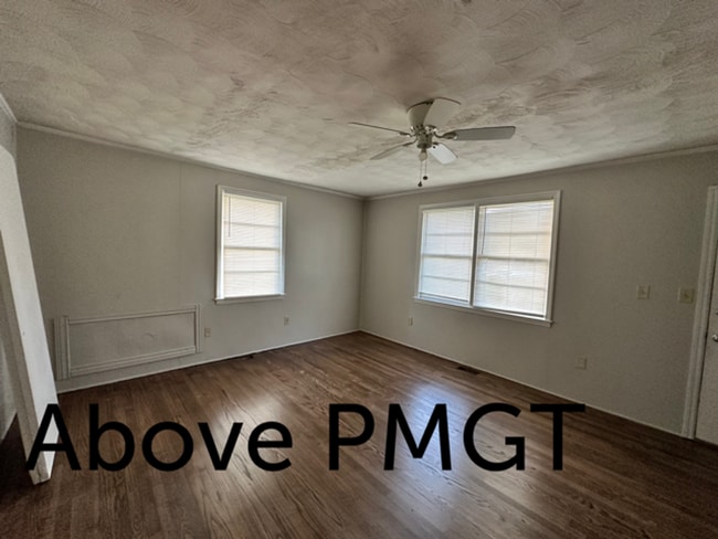Building Photo - 2 Bedroom Duplex