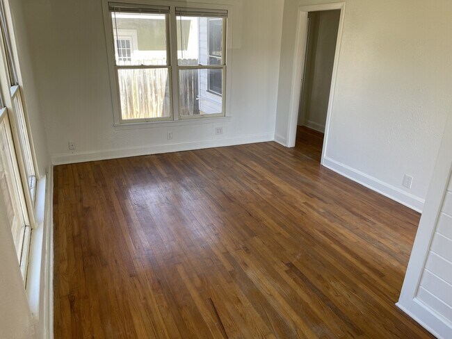 Building Photo - Austin Back House