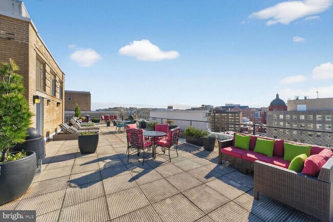 Building Photo - 1727 Massachusetts Ave NW