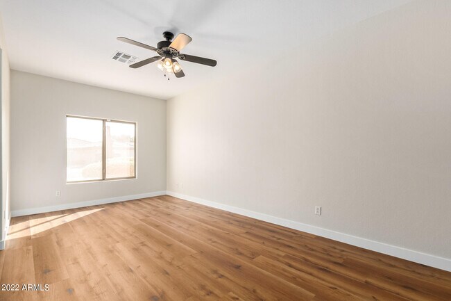Building Photo - 13232 W Edgemont Ave