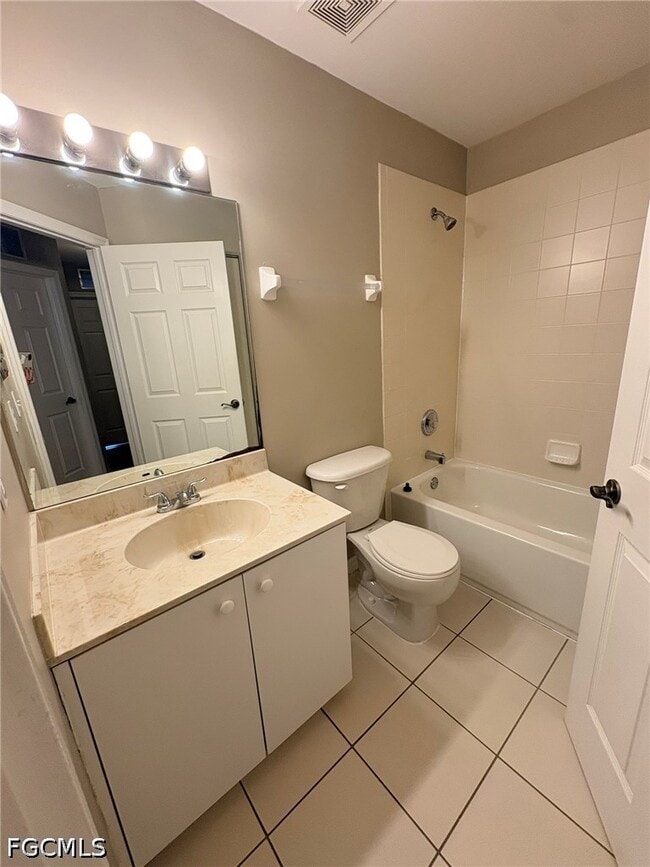 Building Photo - 3643 Pine Oak Cir