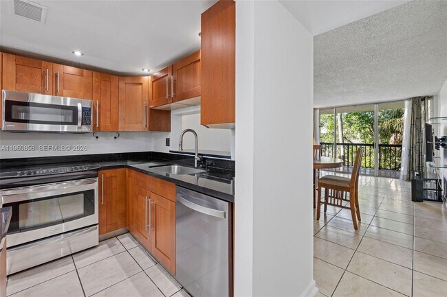 Building Photo - 10835 SW 112th Ave