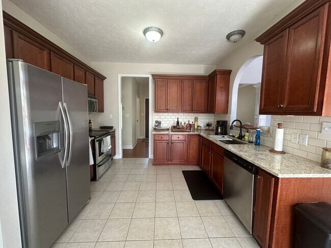 Building Photo - Carolina Lakes Gated Community!!