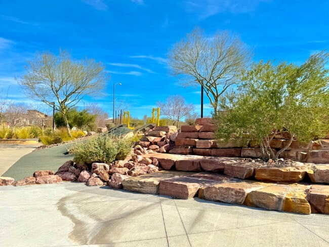 Building Photo - 3 Bedroom Townhome for Rent in Cadence Henderson | Solar Home | Master-Planned Community Near Las...