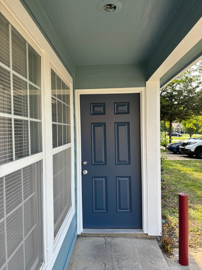 Building Photo - 1329 East 21st terrace