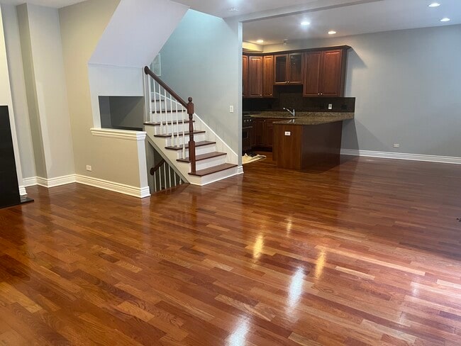 Building Photo - 334 N Jefferson St