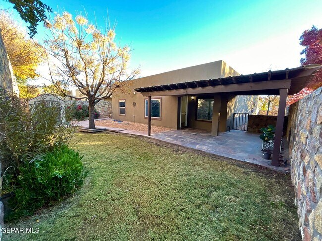 Building Photo - 7349 Skyrocket Dr