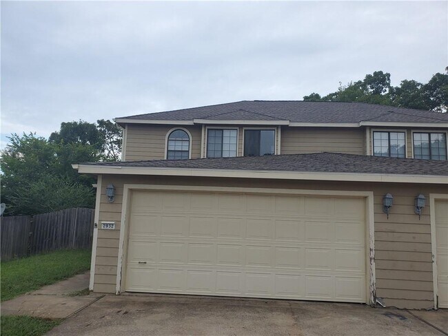 Primary Photo - 2932 E Sterling Ct