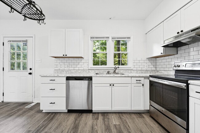 Building Photo - 6101 Highcastle Ct