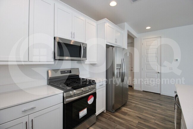 Building Photo - 3303 S Piedra Cir