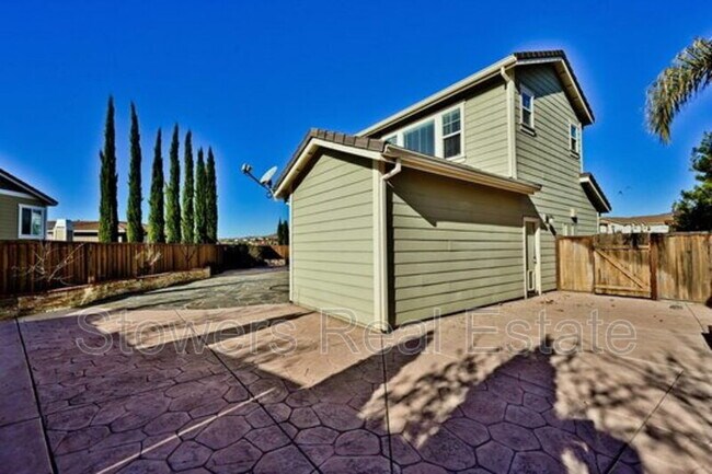 Building Photo - 630 Bond Ct
