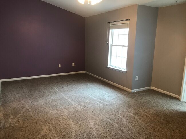 Building Photo - 205 Tilden Way