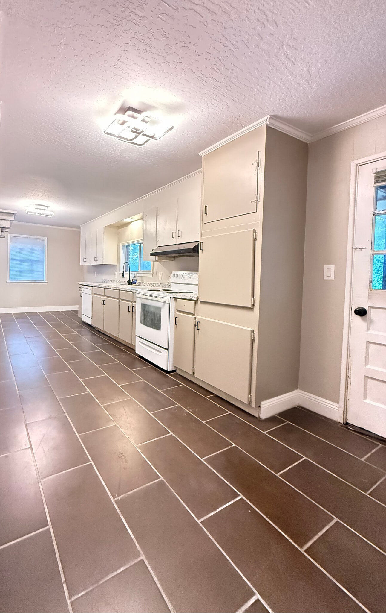 Building Photo - 27 Ford Loop