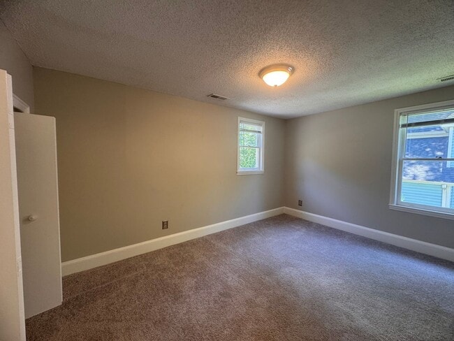 Building Photo - 3BR 2BA Home in Fisher Park