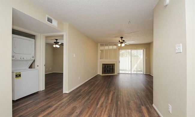 Building Photo - 2120 El Paseo St