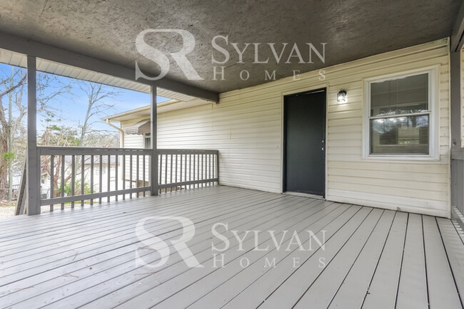 Building Photo - Prepare to fall in love with this 4 bedroom, 2 bathroom home