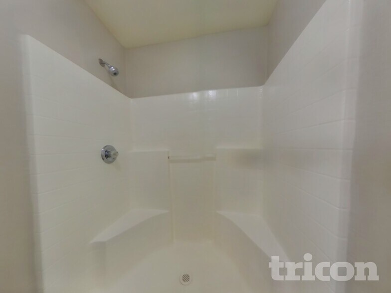 Building Photo - 10853 W Sands Dr