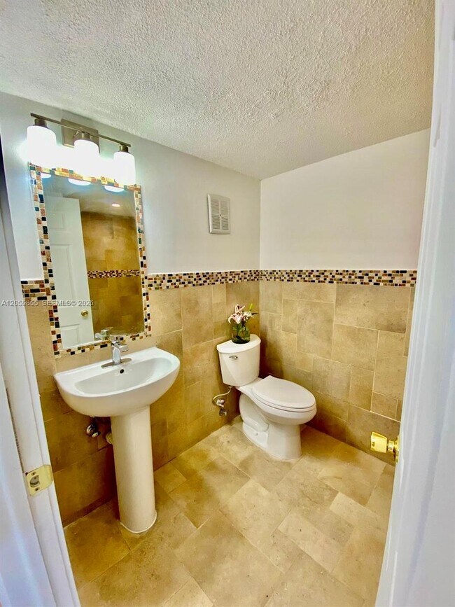 Building Photo - 6544 SW 114th Pl