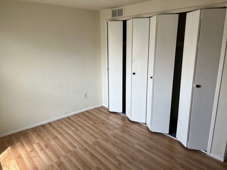 Building Photo - 21659 Hidden Rivers Dr N