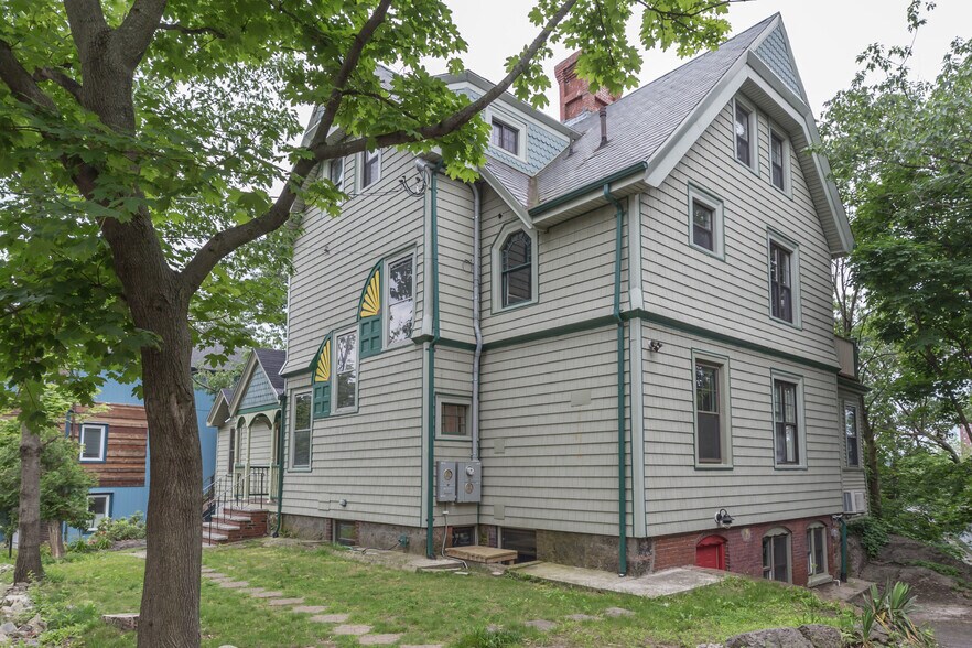 Building Photo - 65 Beech Glen St