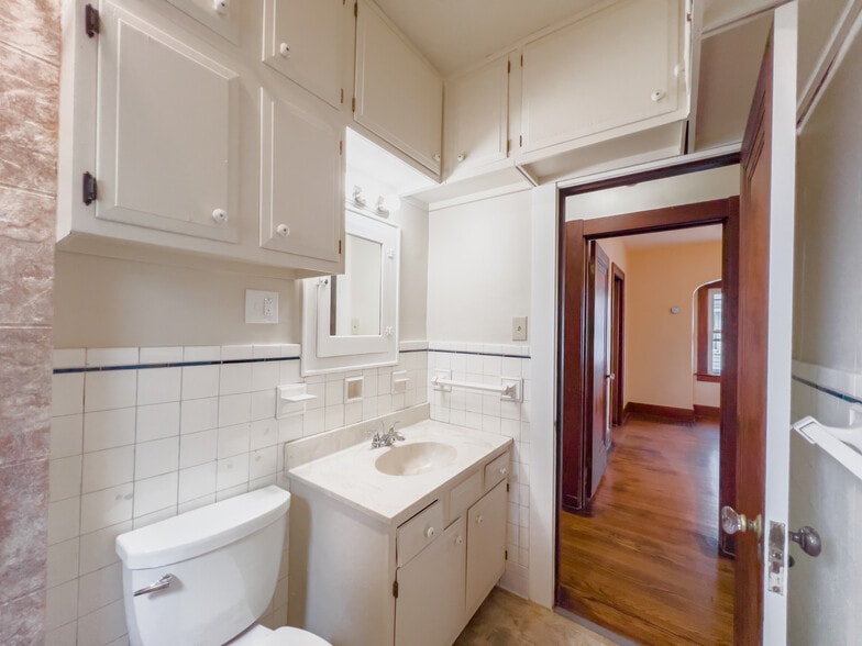 Building Photo - 464 Shasta Dr