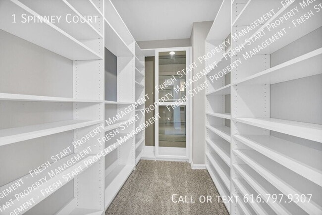 Building Photo - 1 Spinney Ct