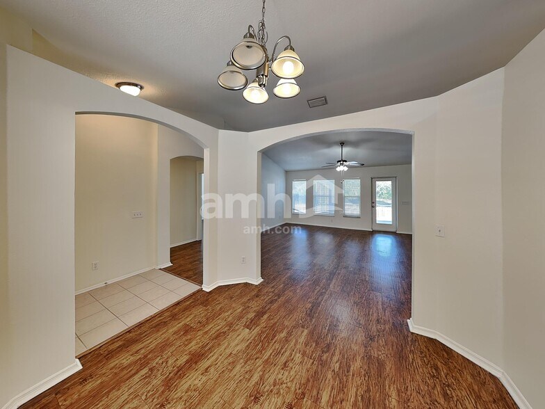 Building Photo - 312 116th St E