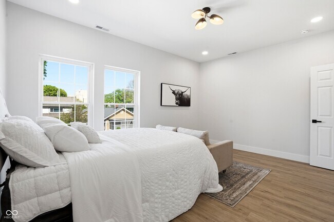 Building Photo - 4623 Rookwood Ave