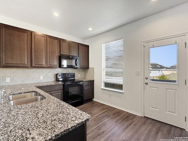 Building Photo - 2814 High Castle