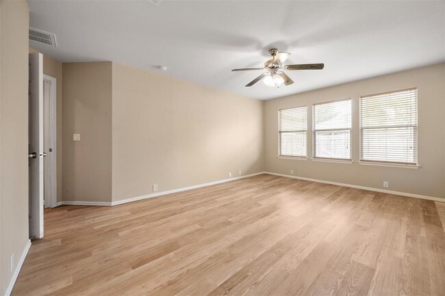 Building Photo - 205 Lark St