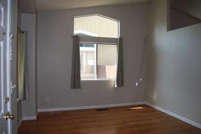 Building Photo - Adorable 3BD 2BA Home!