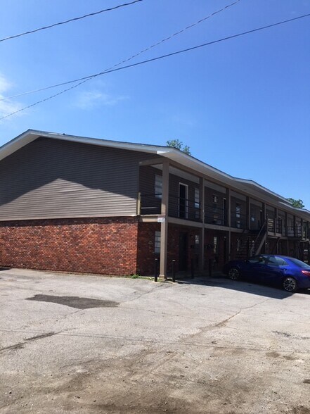 Primary Photo - 308 S 5th St