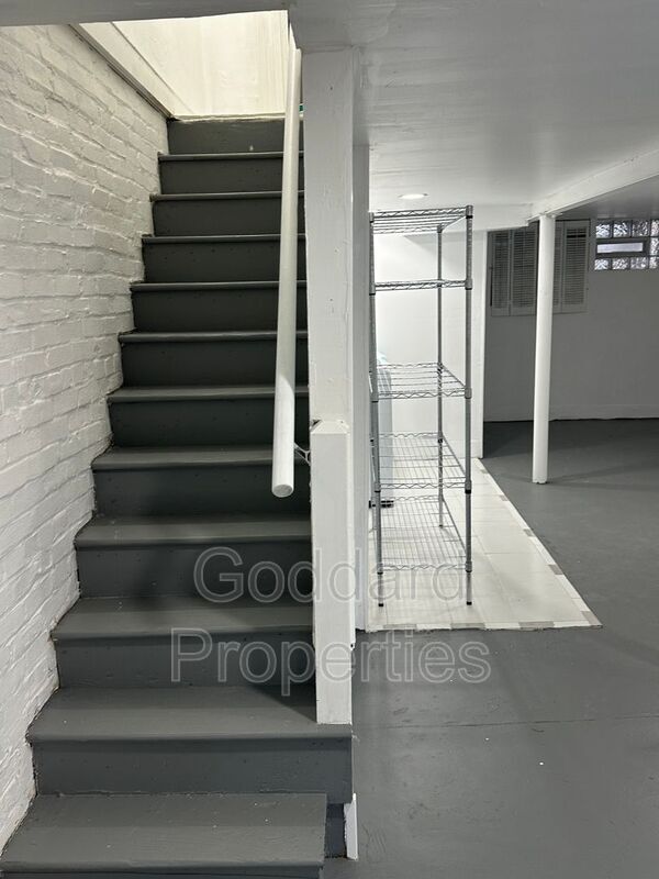 Building Photo - 4320 Sheldon Ave