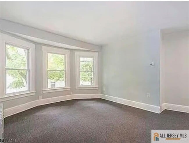 Building Photo - 737 Kensington Ave