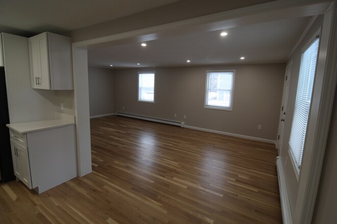 Building Photo - 63 Newton St