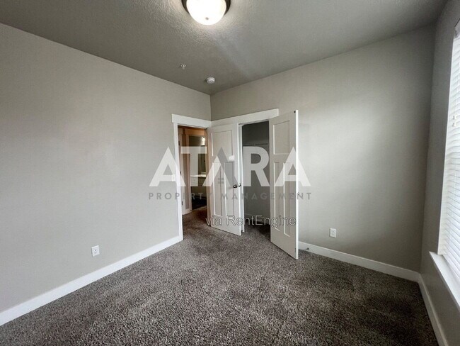 Building Photo - 4234 McKellen Dr