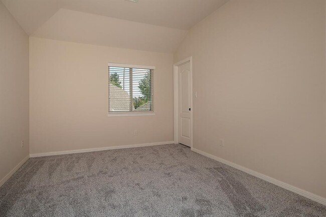Building Photo - 8858 Van Allen Dr