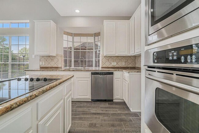 Building Photo - 1123 Misty Lake Dr