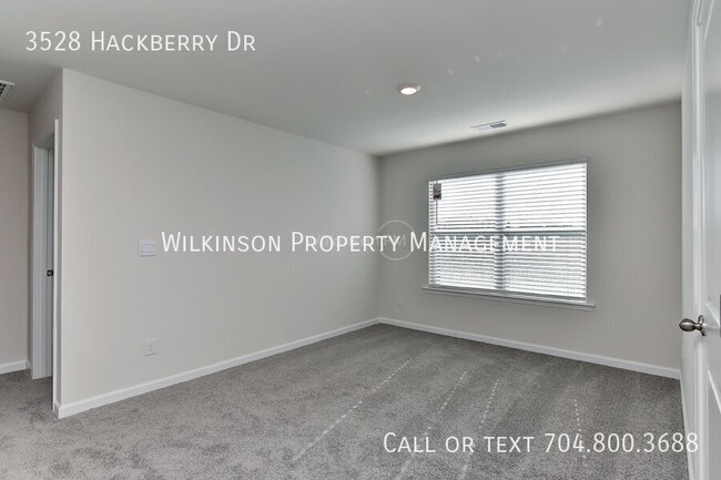 Building Photo - 3528 Hackberry Dr