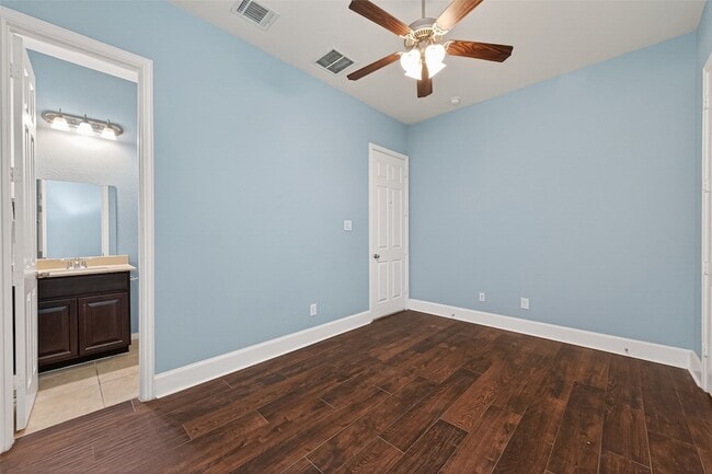 Building Photo - 16811 Kilgarth Dr