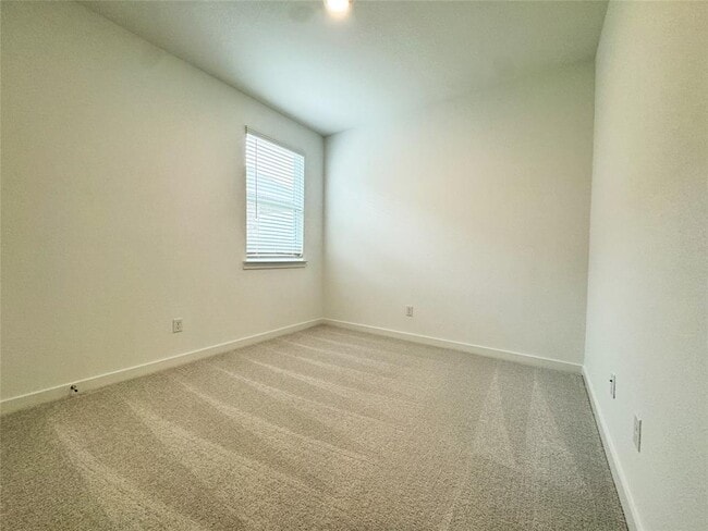 Building Photo - 368 Kapok St