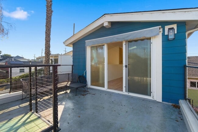 Building Photo - 820 46th St