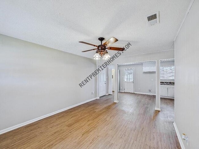 Building Photo - 6921 Knollwood Rd