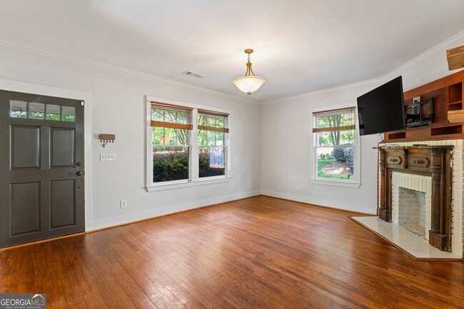Building Photo - 1422 Metropolitan Ave SE