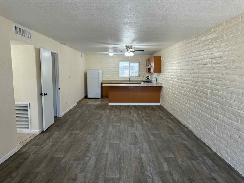 Building Photo - 2147 S Winstel Ave