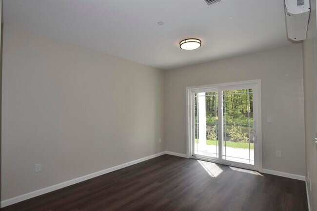 Building Photo - 217 Rockingham Rd